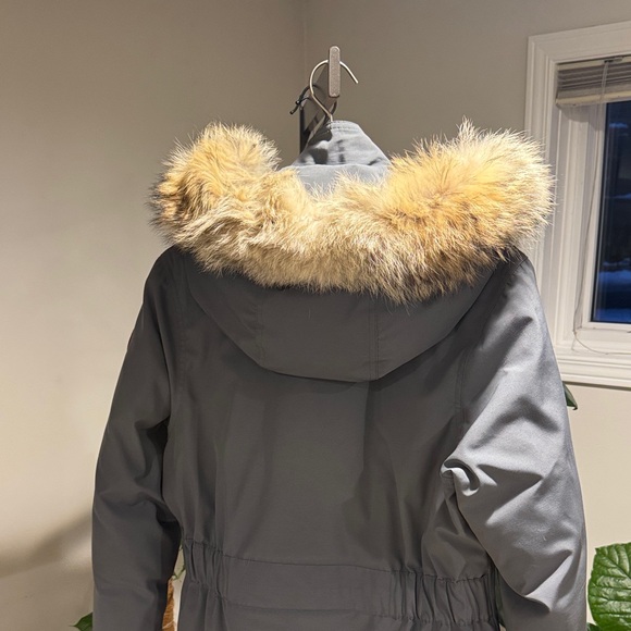 Canada Goose Women's Gray trillium parka Fur Trim - Picture 8 of 8